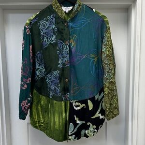 Wild Woman vintage Patterned Women's Top size small Pockets!